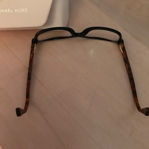 Michael Kors glasses w/case - Picture 3 of 6